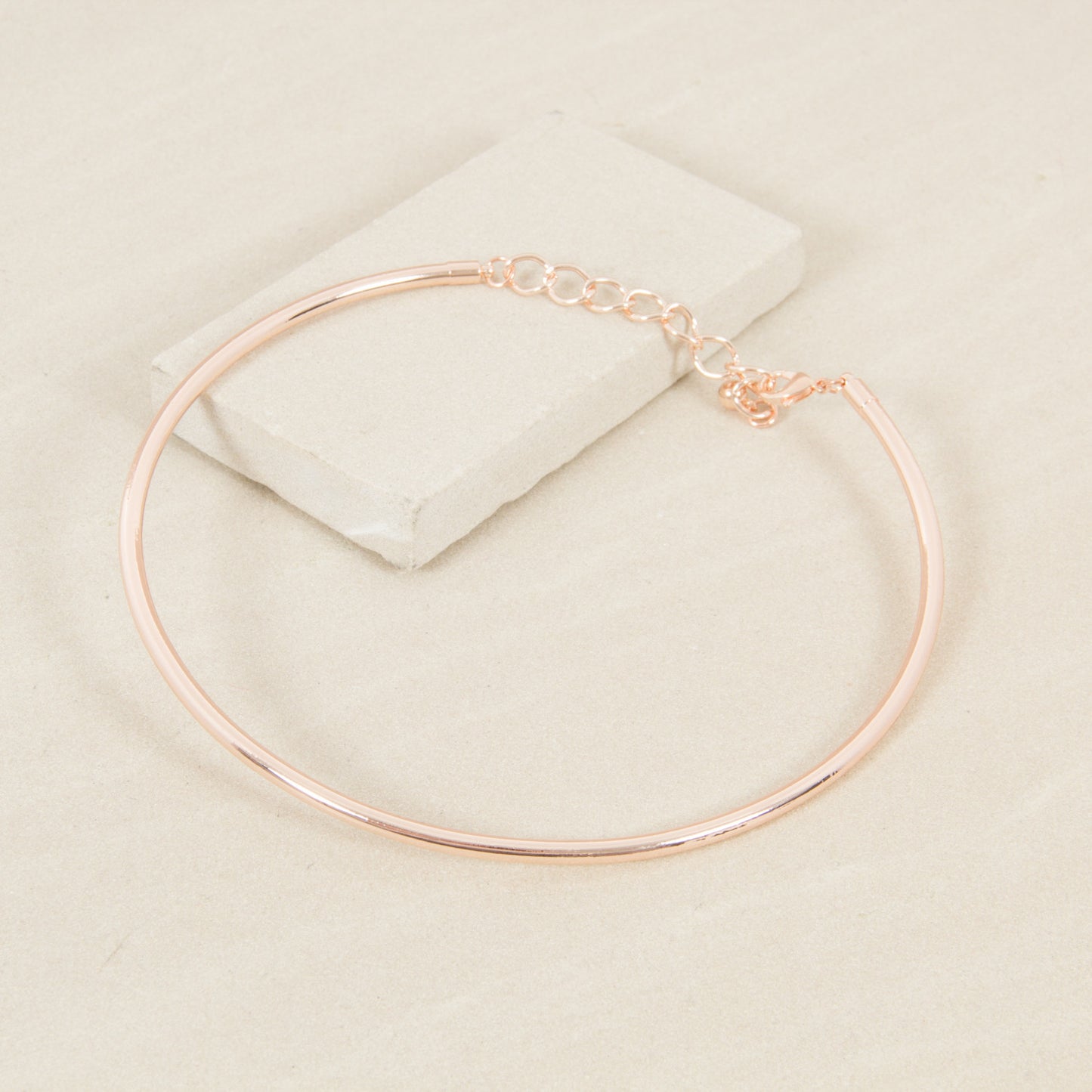 Metal Narrow Fitted Collar
