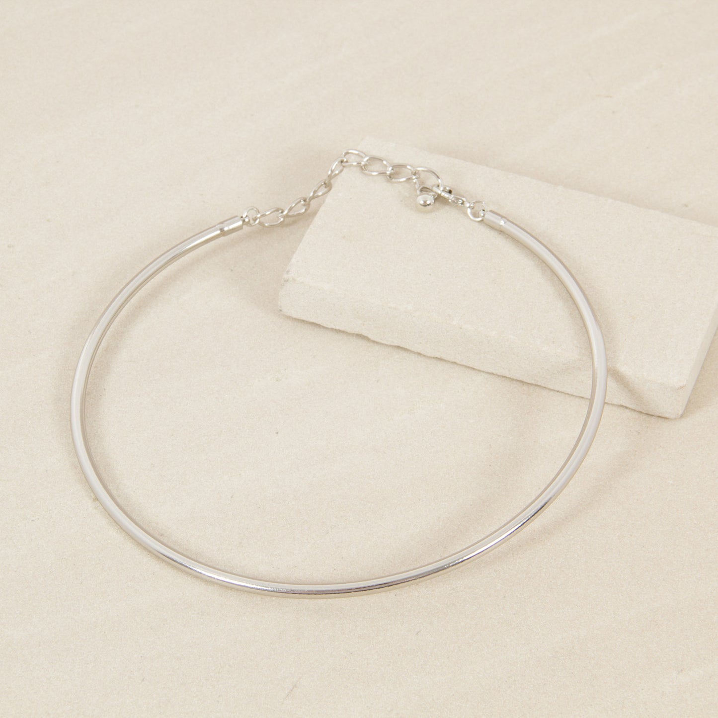 Metal Narrow Fitted Collar