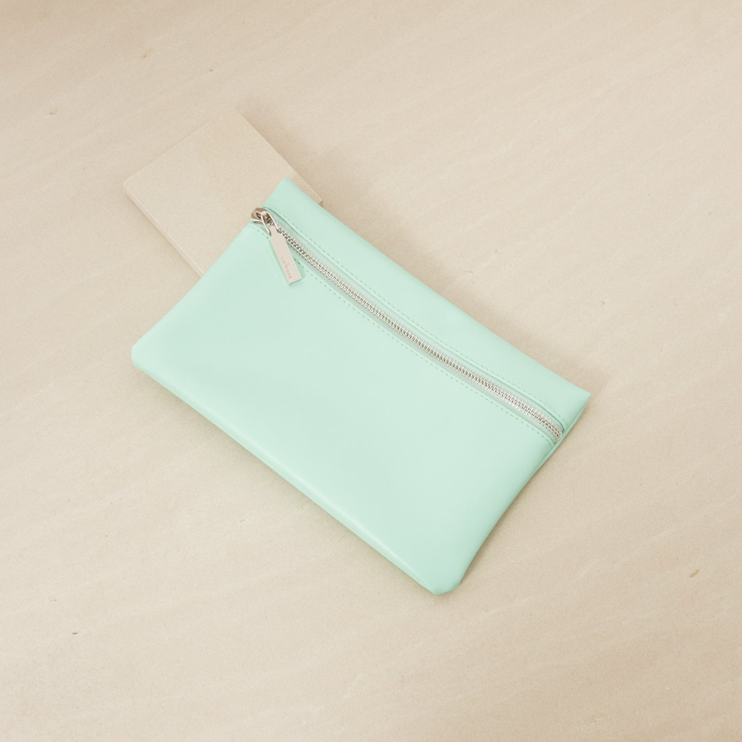 Zipper Clutch