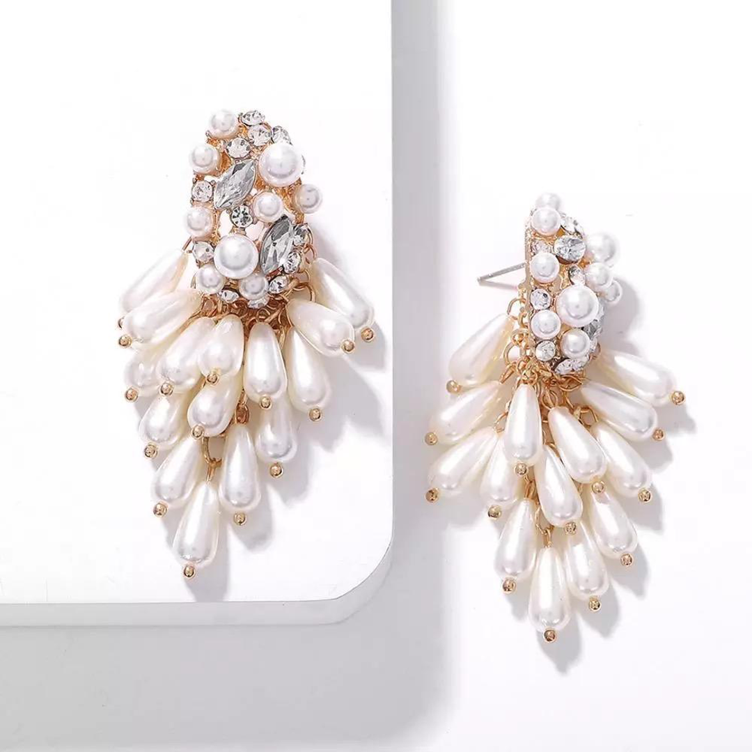 Vera Pearl Earrings